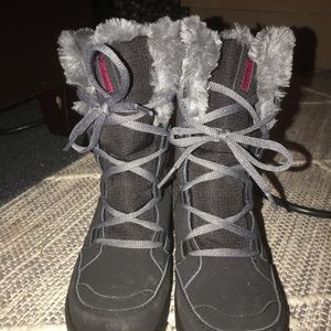 Young girls Columbia winter boots